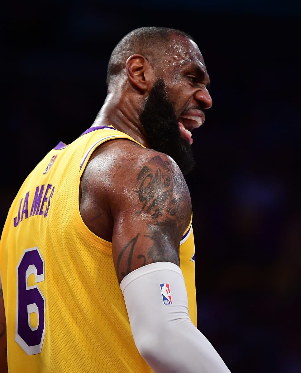 BREAKING: LeBron James is No. 2 All-Time in Points. 👑👑👑