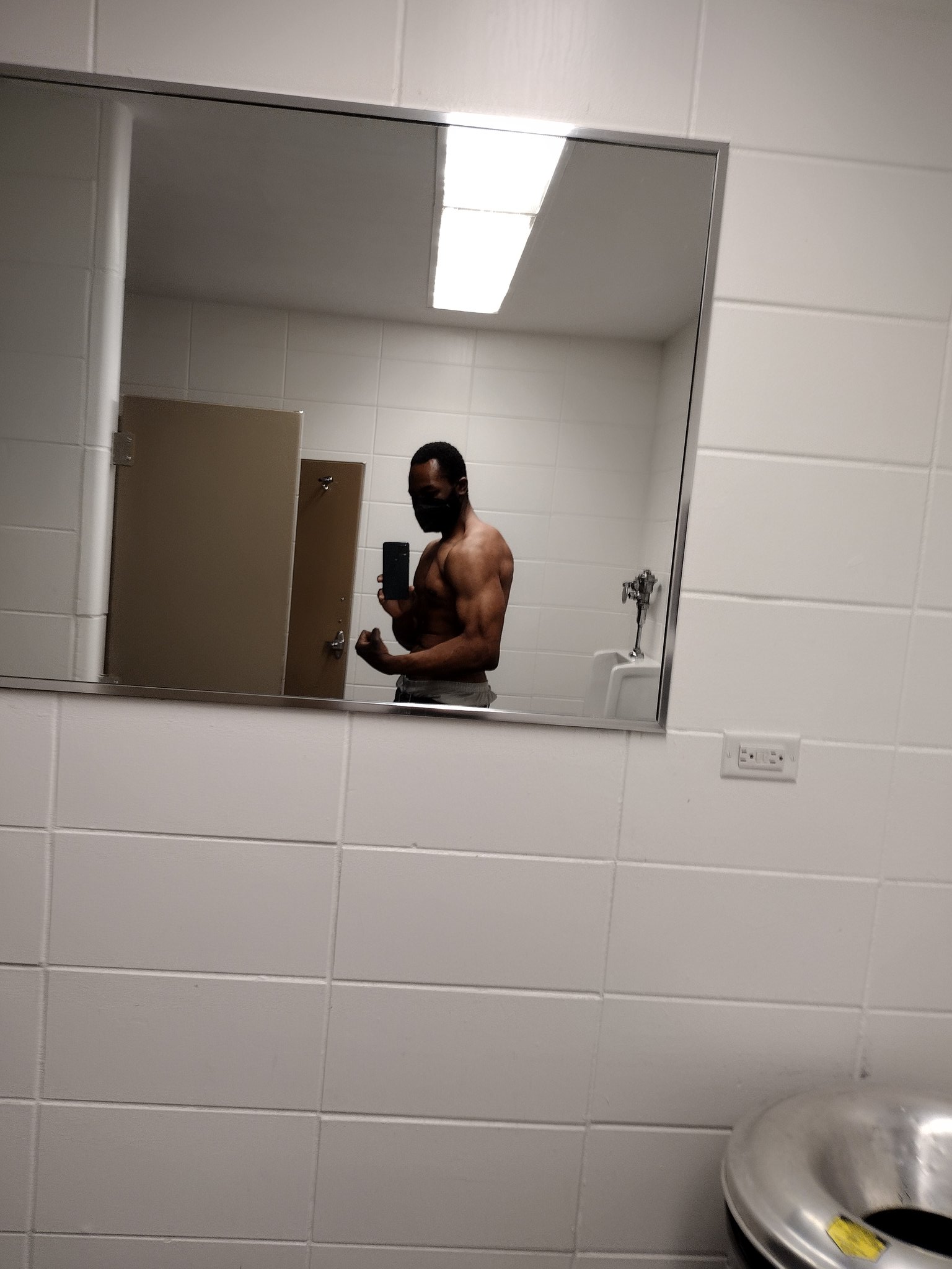 4 pic. Yeah 🅿️🅿️🅿️ressure 🌬️💨🔥🤫 https://t.co/V5rinhJzS5
