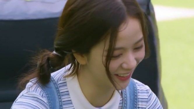 keopikiss's tweet photo. your smiles are all that will matter in the end 🤍🌼 https://t.co/m8VtQQ9vbV