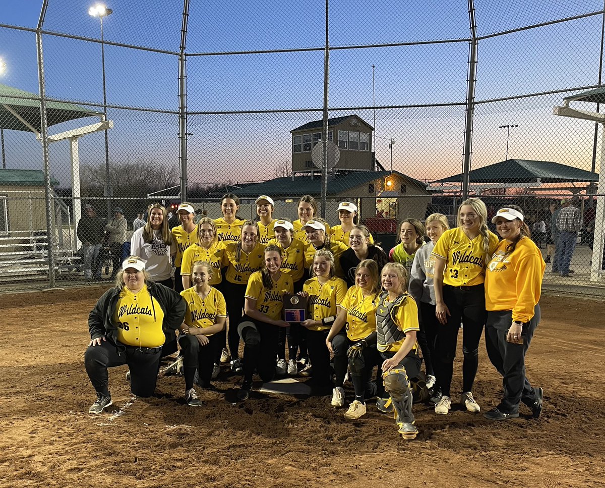 Diamond Lady Wildcats at Sarcoxie Tourney

Beat Miller 10-0
Beat Mt Vernon 8-0
Beat Ash Grove 12-2
Beat Pierce City 6-0 for the championship

1st place Sarcoxie Tournament

<a href="/NewtonCoNews/">Newton County News</a> <a href="/OzarksOzone/">Ozarks Sports Zone</a>