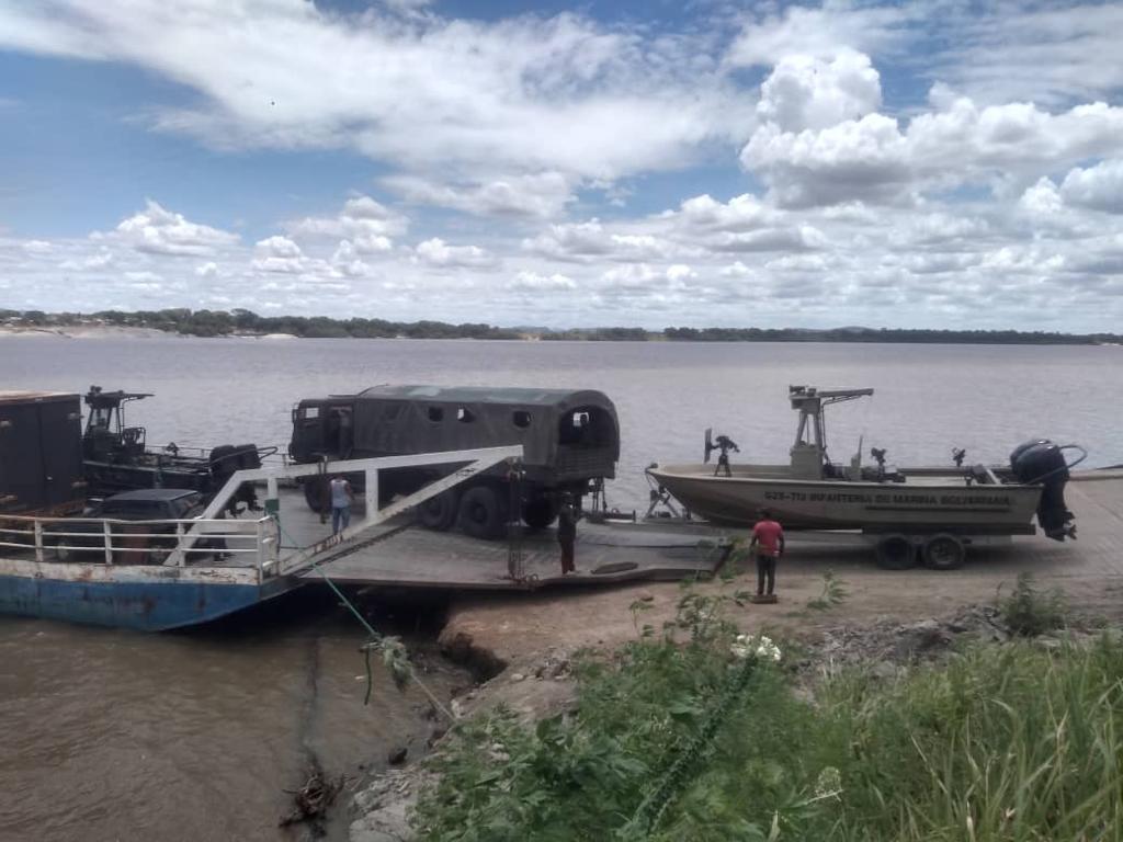 dhernandezlarez's tweet photo. La FANB hace presencia en nuestro Río Orinoco en ejercicio de nuestra Soberanía Nacional! Operación Escudo Bolivariano 2022. https://t.co/QsiXO1EdEL