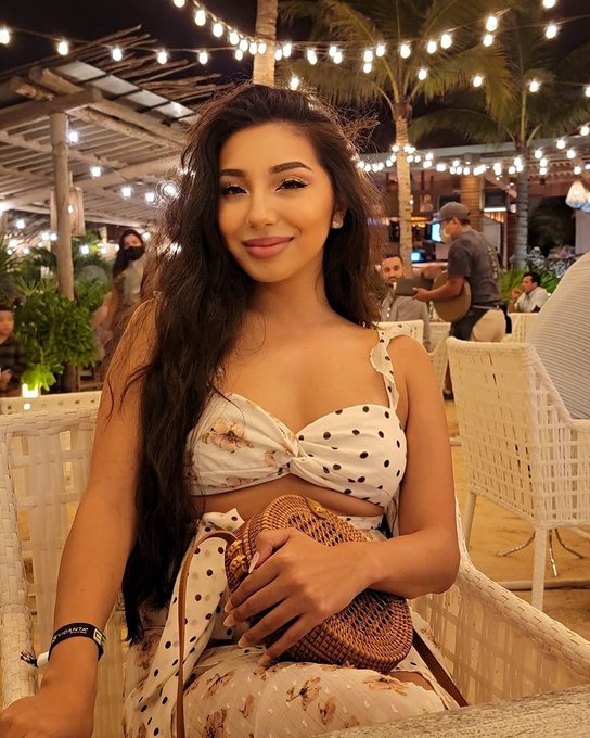 Watch OfficialEmpressJennifer's leaked NSFW photo on TwXstars