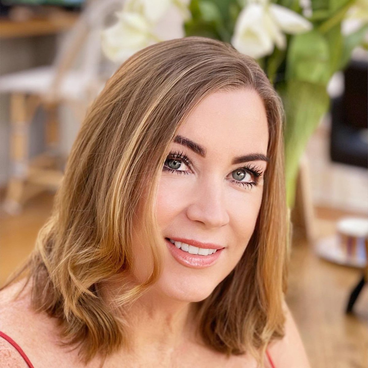 HairHartley's tweet photo. Karen’ back from being marooned on an Island. Great to see her back and with a new head of hair to envy. https://t.co/LtRCJxkbF8