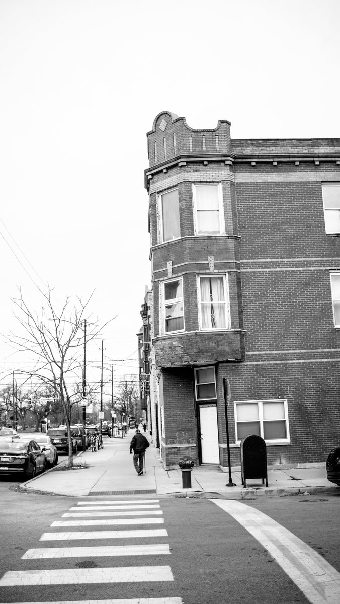 #humboldtpark Scene with Fuji x-t1 and Viltrox 23 1.4f "The Turret" I used to live in the 3erd floor many years back. A time of character formation for me there. I will spend a lot of time looking out the window. #streetphoto #streetphotography #Chicago