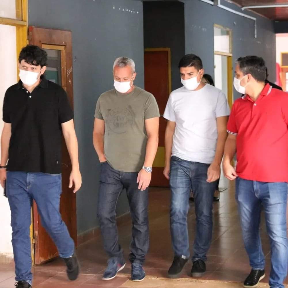 fermeza_ok's tweet photo. Hoy hicimos una recorrida por el Centro de Asistencia y Seguimiento de Jóvenes Judicializados. Todos coincidimos en que debemos aunar esfuerzos y compromisos para la elaboración de propuestas que ayuden a acompañar a los jóvenes en ese contexto. Es un gran paso hacia adelante! https://t.co/fqH9BNR5lc