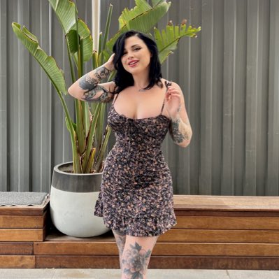 demi novak on Twitter: "#NewProfilePic https://t.co/p0eS3LCZ9u" / Twitter