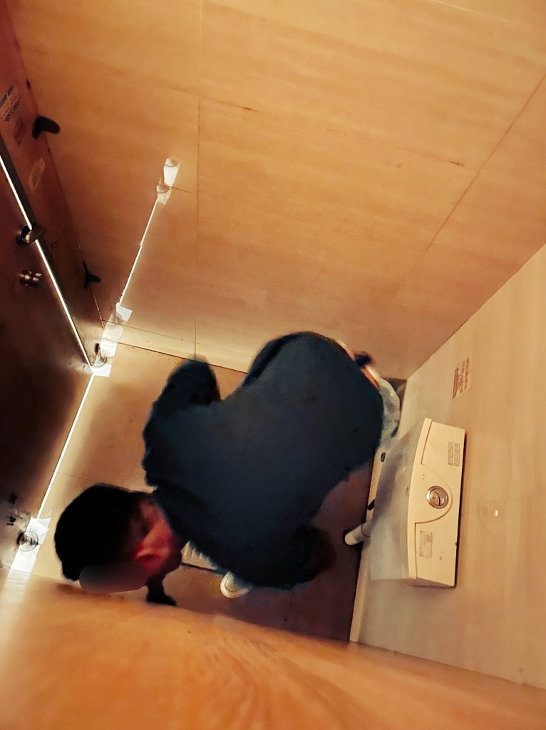 SeeXingYe's tweet photo. 3月13
好嘛，老王先得吃了，真是气不过！
真的好惨呢，老子好久没射了，路过洞口，可怜的路人甲，是幸运还是不幸？享受了我留给他的喷射盛宴，狠狠的跳了十几下，不知道他是生气还是开心，因为肯定射到他身上了🙃 https://t.co/q583x7FBxF