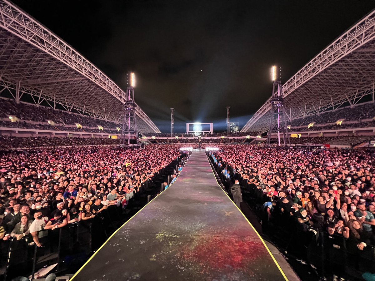 Showtime. #ColdplaySanJose