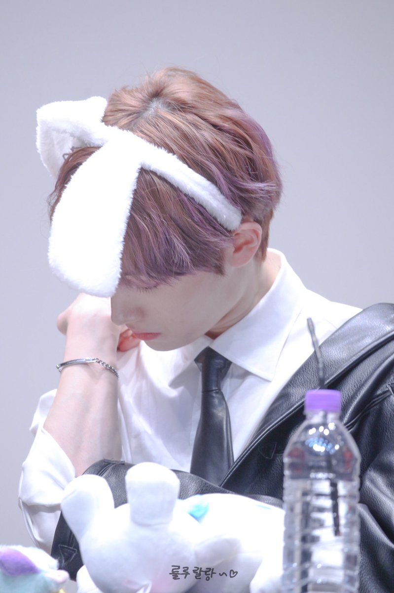 lullulallanghae's tweet photo. [💙] 220312 에버라인 팬사인회

#템페스트 #TEMPEST #혁 #HYUK https://t.co/fg9jJcxUW1