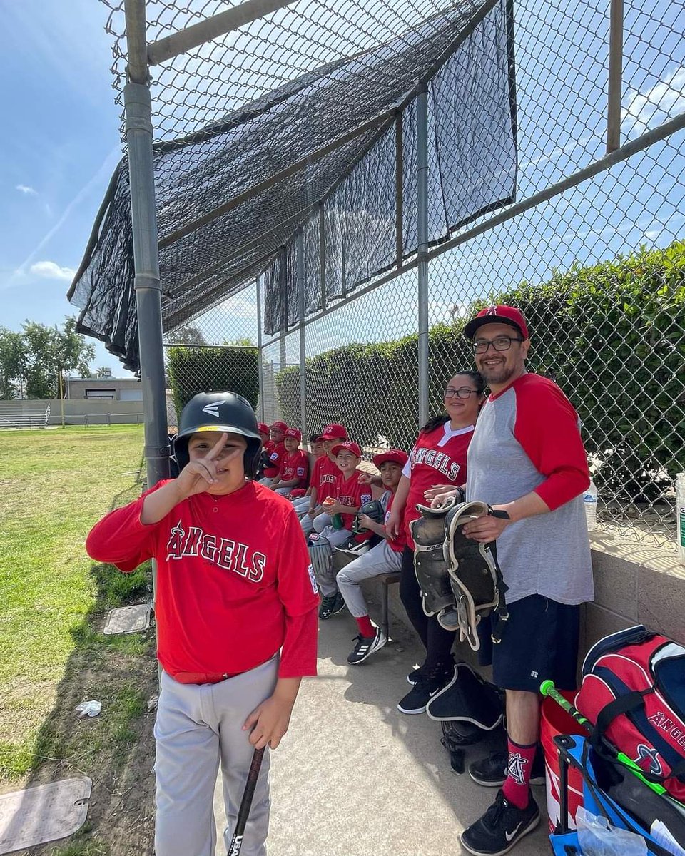 LopezBen76's tweet photo. Game Day at Montclair Little League. @Angels vs. Mariners. An awesome group of 12 boys giving it their all on the field. Proud of them as they progress each & every game.
#linkupwithlynette #baseball #montclairlittleleague #littleleague #montclairca https://t.co/ufx37eP1NS
