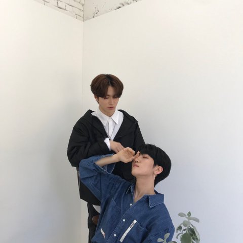 ELASTRomin's tweet photo. with @gyeuliepotter 

#ELAST #엘라스트 #ROMIN #로민 @ELASTofficial https://t.co/HLpfegdpT8