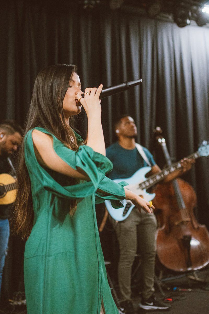 Dia de ensaio por aqui... bora que o show tá chegandoooo! 🎤❤ #TurnêCaminho