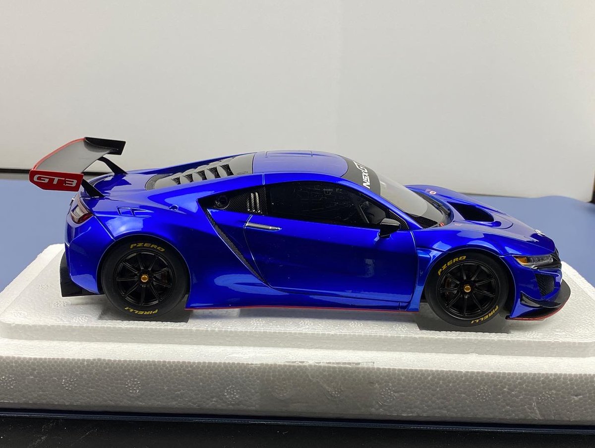 MuChee_Hobbs's tweet image. Autoart NSX GT3 in Hyper Blue. Looks fantastic with the red accent on the front splitter. @AUTOart_models @AUTOart_JP

#nsx #acura #autoartmodels #nc1 #ebay