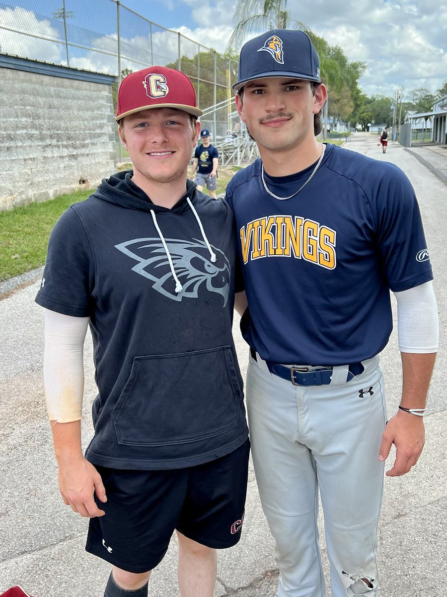 Bataviabandits's tweet photo. Couple Bandit Alumni meeting up after a college game against each other down in Florida today. https://t.co/auOsTXe8F3