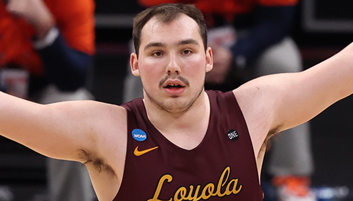 JoeyMulinaro's tweet photo. Guys if ya wanna be a Cinderella team just have a dude grow a rad mustache https://t.co/nYmzcMKvlY