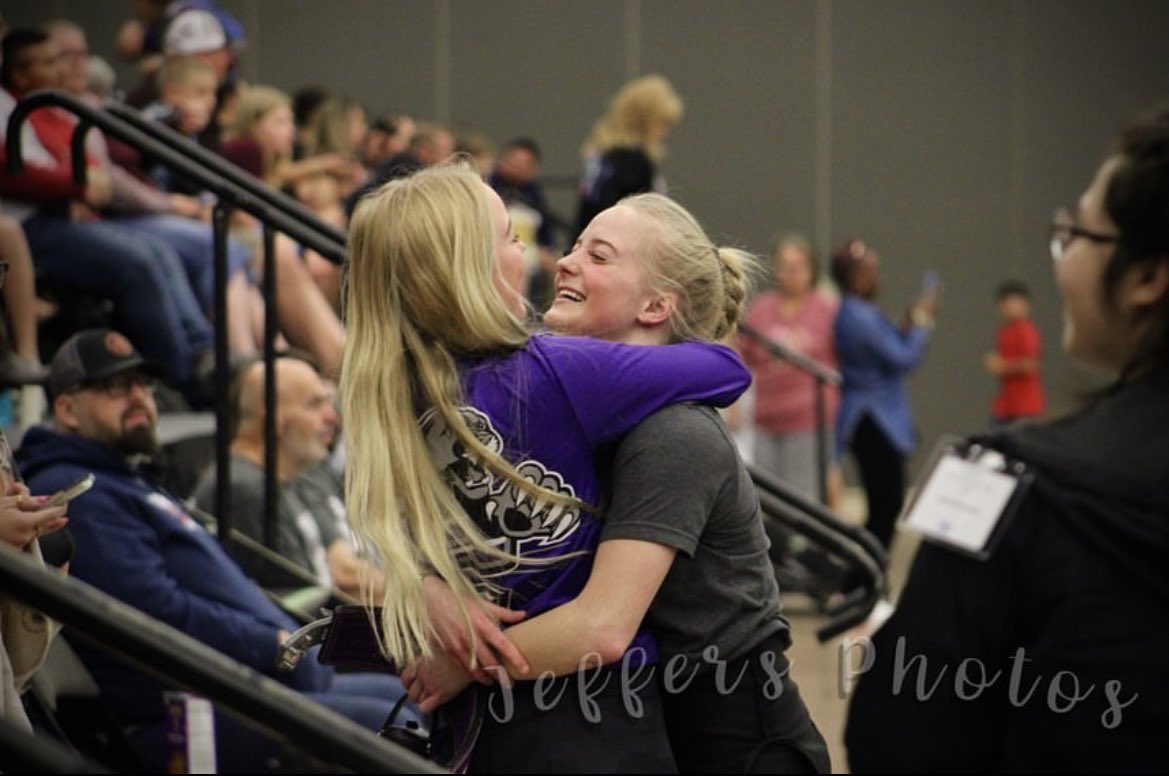 annascarb's tweet photo. I want to thank God, my family, my coaches and all others who have provided endless support and motivation throughout this sport. These last 4 years have been indescribable, with that I can finally say…I AM YOUR 2022 114.5 REIGNING STATE CHAMPION! #cougarstrong https://t.co/zasNoxsvyJ