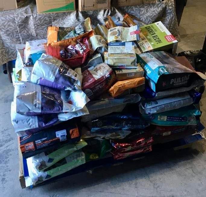 Sacredanimal_'s tweet photo. Another incredible #donation from our friends at Homes Alive Pets South! 😍 #Thankyou so much! ❤️
#APetsPantry #AP #yeg #petfoodbank #communitysponsor https://t.co/Kwj7FyNilc