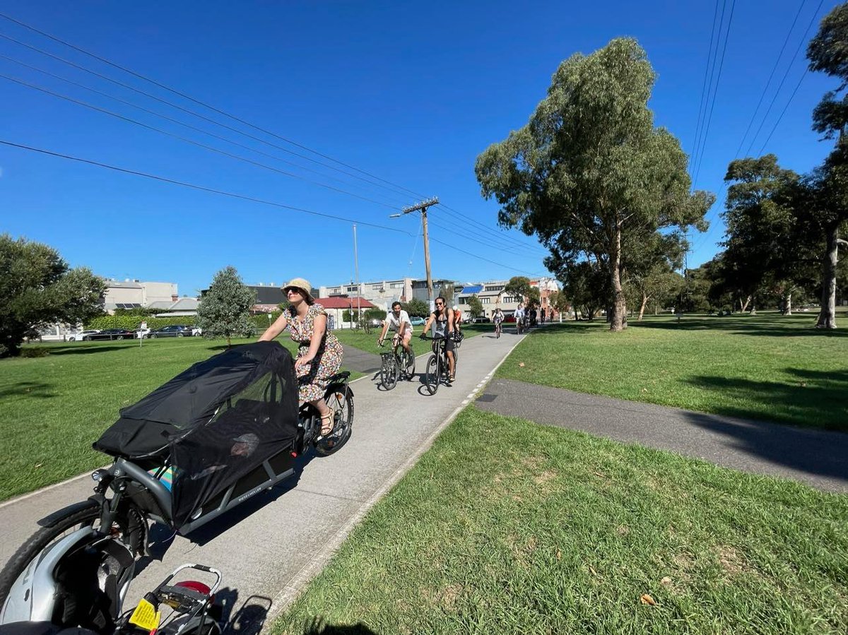 kathyfrancis56's tweet photo. Woman with baby in cargo riding at yesterday's @FreeCyclists helmet optional bike ride. This annual event brings together a diverse group of people committed to everyday bike riding. https://t.co/9gHxgo2MHV