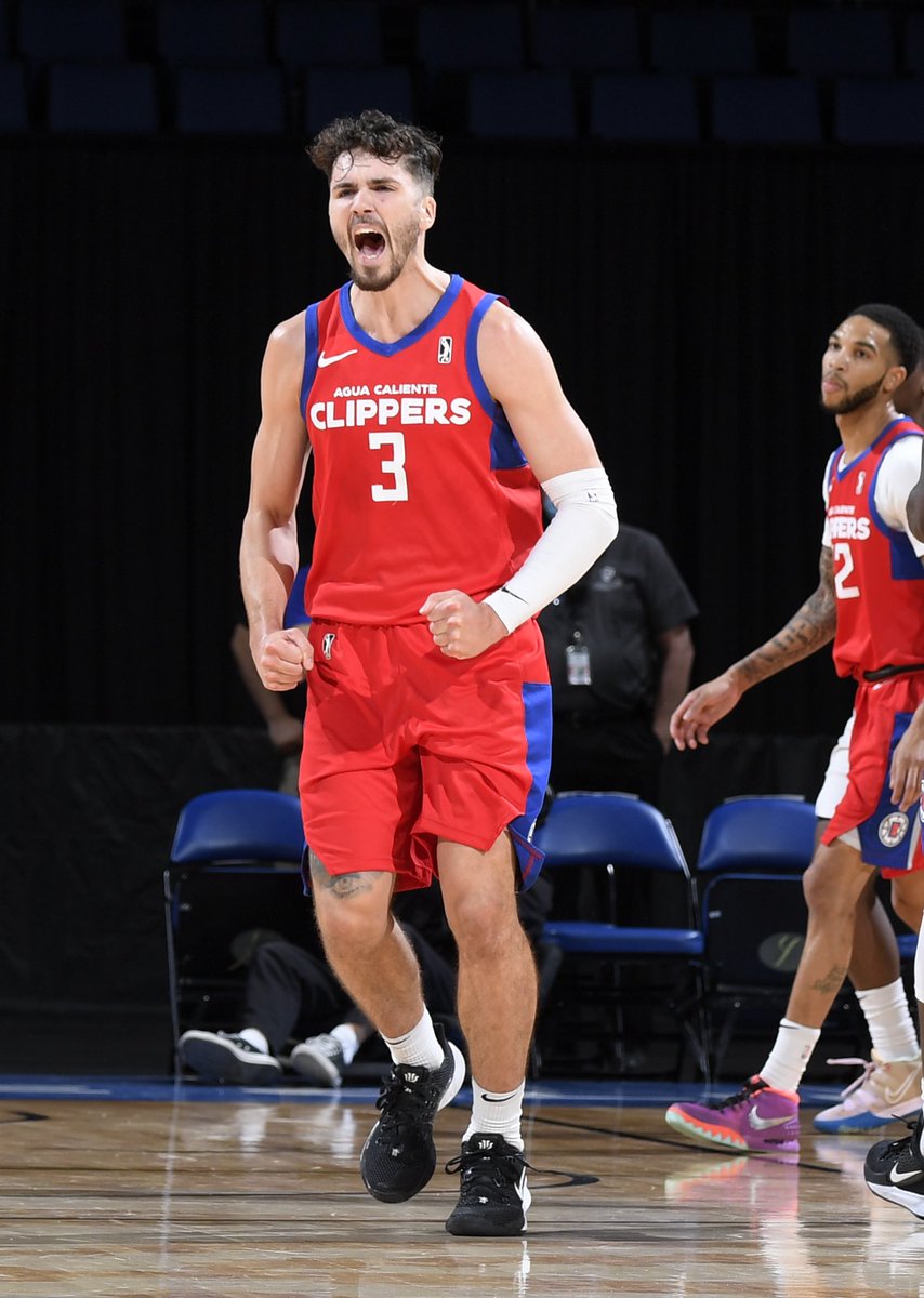 nbagleague's tweet photo. NATE DARLING CAN’T BE GUARDED RIGHT NOW‼️‼️ @ACClippers 

26 PTS 🔥 9-15 FG 🔥 23 MIN 

We still have 7 minutes left in the 3Q https://t.co/mNkPSYYWw0