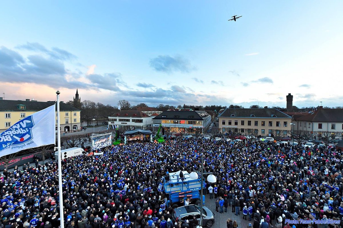 🏆 Idag firar vi dubbla SM-guld på Nya Stadens Torg med start 17.00 — hoppas vi ses där 💙🤍

#VLBK #Lidköping