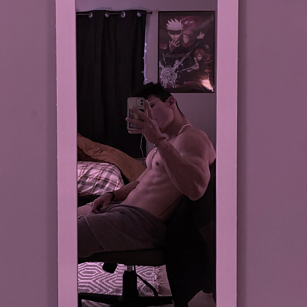 SlyJicey's tweet photo. i think i’d make for a good seat tbh https://t.co/FOiAEpldup
