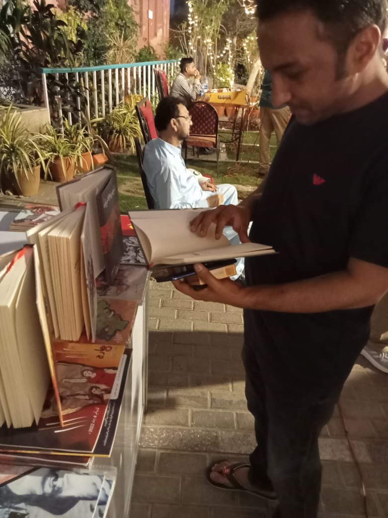 PYAKarachi's tweet photo. PYA Karachi held a bookstall at #SindhLiteratureFestival today.

Comrades were there with various @IMTPakistan publications related to labour movement, Kashmir’s Freedom, CPEC, and Marxist ideas. We also distributed leaflets of @rwf1917 (Karachi)’s Labour Conference among youth. https://t.co/Mw5Jvv1mwx