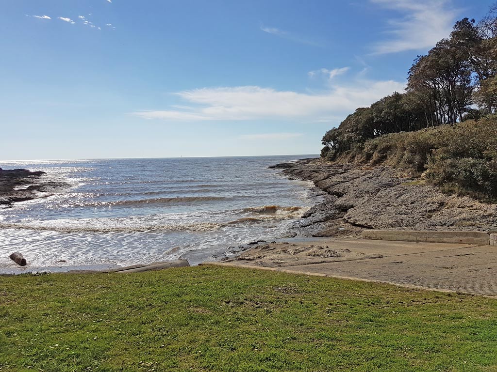 NinaBER55860171's tweet photo. Plage du Conseil🎀
#vauxsurmer -17-
Bonjour😘
Un petit verre de Pineau avant déjeuner et retour vers #bordeaux https://t.co/sFm8bhFObD