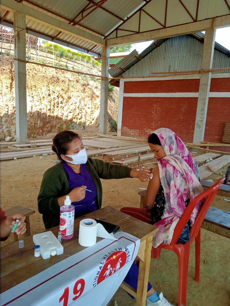 AmyaaNgo's tweet photo. Team AMYAA NGO all out in organizing Covid Vaccination Camps under #kangpokpidistrict #manipur. Aims to help District achieve 100% #CovidVaccination rate. Thanks to Kangpokpi District Medical Team for all support. 
@NBirenSingh @PMOIndia @narendramodi https://t.co/l28CLe9oJo