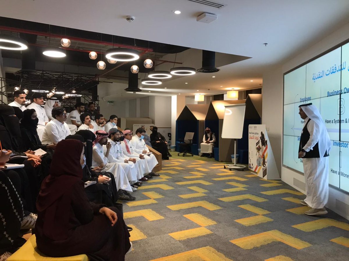 axalghamdi's tweet photo. سعدت جدا بتقديم ورشة عمل 📊 عن #دراسة_الجدوى_الاقتصادية للمستفيدين من برنامج #بنك_الجزيرة @BankAlJazira بنك الجزيرة لدعم الابتكار #مبتكرون5 - والمتخصص في موضوع #المونتاج_الرقمي - وذلك بمقر مركز دعم المنشآت @MonshaatSA في الرياض وبتنظيم @TechShopKSA https://t.co/5bpLwnOm39