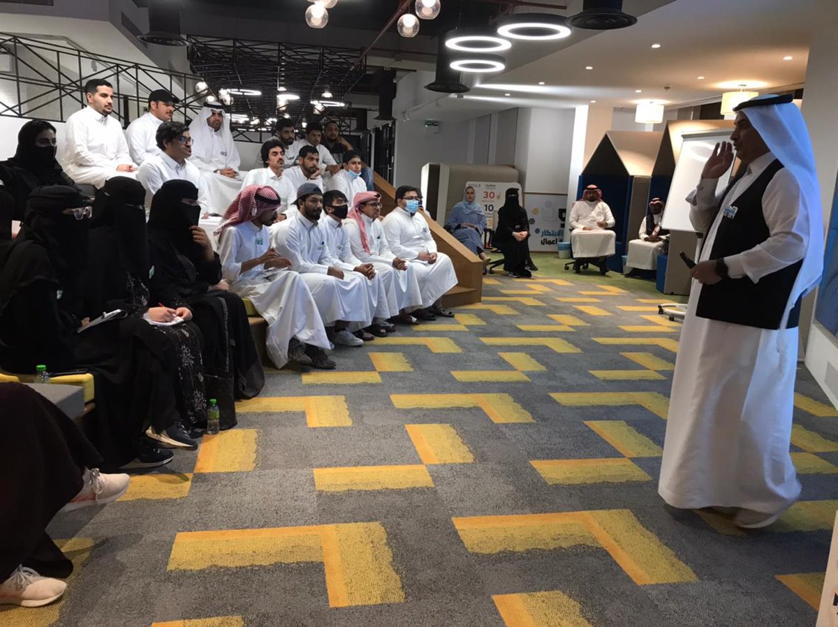 axalghamdi's tweet photo. سعدت جدا بتقديم ورشة عمل 📊 عن #دراسة_الجدوى_الاقتصادية للمستفيدين من برنامج #بنك_الجزيرة @BankAlJazira بنك الجزيرة لدعم الابتكار #مبتكرون5 - والمتخصص في موضوع #المونتاج_الرقمي - وذلك بمقر مركز دعم المنشآت @MonshaatSA في الرياض وبتنظيم @TechShopKSA https://t.co/5bpLwnOm39