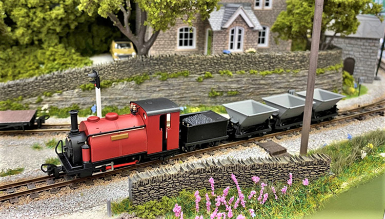 スモールイングランド・プリンス / プリンセス（各￥19,800・税込）が3