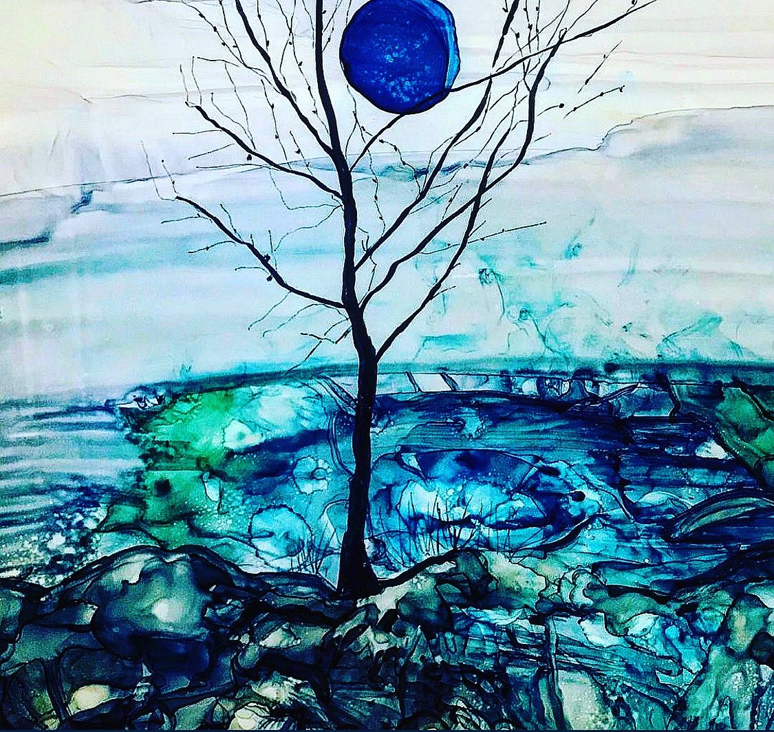 TheresaFitton1's tweet photo. Blue Moon. Alcohol Inks and Windsor and Newton ink #ArtistOnTwitter #art #contemporarypainting #painting https://t.co/vHcQDrM6G1