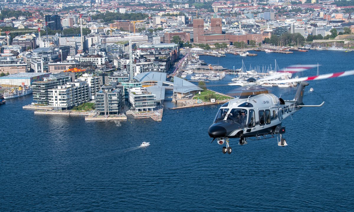 EU4Space's tweet photo. #DYK why the Norwegian National Police Air Support Unit uses @EGNOSPortal?
It enables approaches with Vertical Guidance based on #satellite navigation, without any heliport-specific #navaid equipment on the ground!
Read more ⬇️
https://t.co/fhYCM8glGj
#EUSpace #FlyEGNOS https://t.co/T3OsjkaW7p