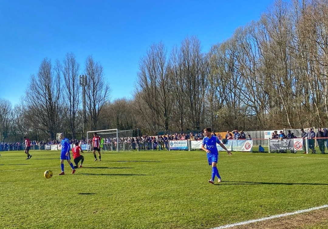 Clive Owens tweet media