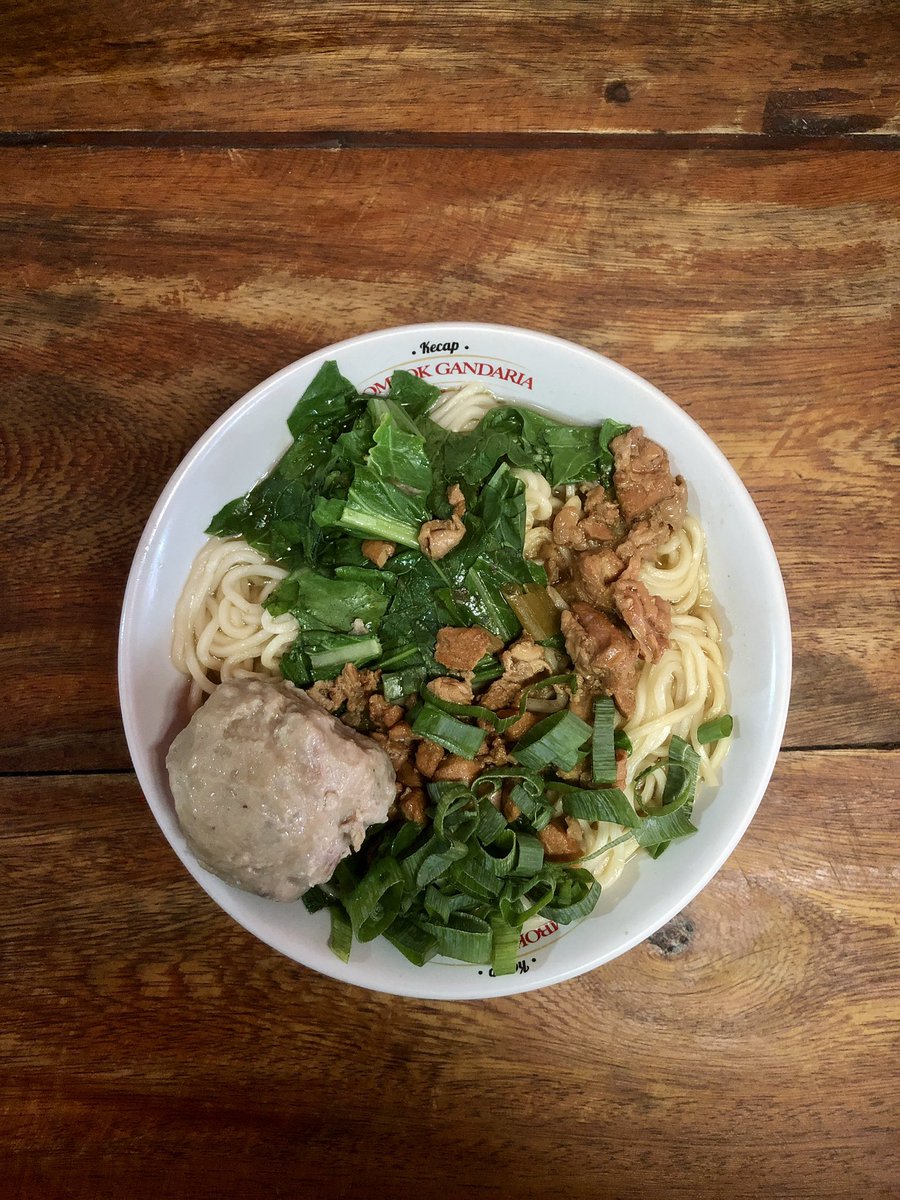 Back to routine after resetting my tounge. For a week 🍜
"Perfect chicken noodle"
A.k.a
"Mie ayam sempurna wonogiri"
<a href="/InfoMieAyamYK/">#kamisukamie 🍉🍉✊🏼</a>