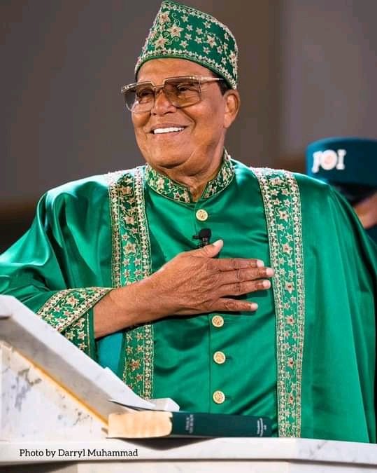 MasunguloNdlov1's tweet image. Until and unless we can give credit to where credit is due we can never grow into greatness because those who pays respect to the great paves their own greatness. BELOVED BROTHERS AND SISTERS LOVE THIS MAN AND SEE WHAT LOVE WILL PRODUCE. HE IS @LouisFarrakhan 🙌🙌🙌.