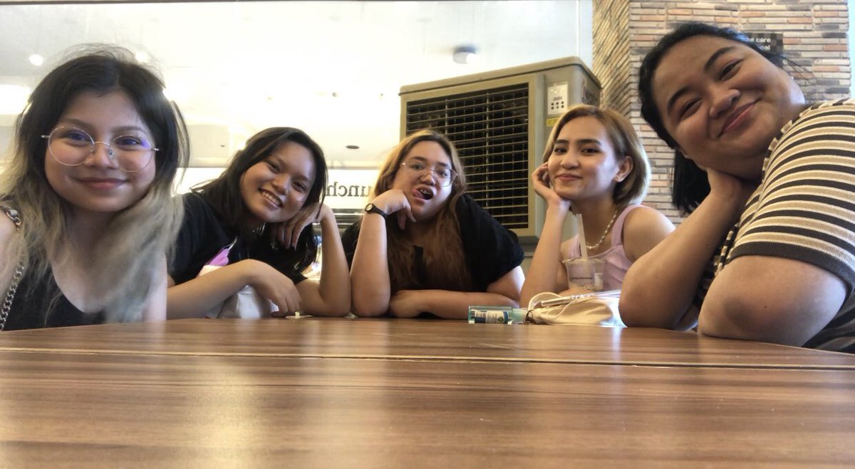 atpaapii's tweet photo. jumphoels meet up after one year and one month !! 5 out of 22 babiis 💚 https://t.co/FFtDXfE0ac