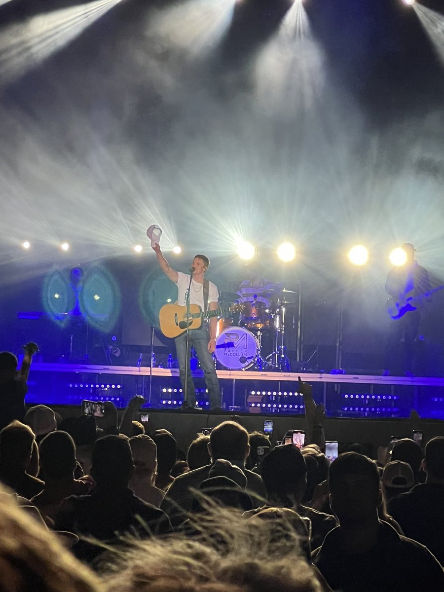 presleyovalle's tweet photo. i’ll love you forever @ParkerMcCollum #springbreakonthecoast https://t.co/VZjGh4aNBJ