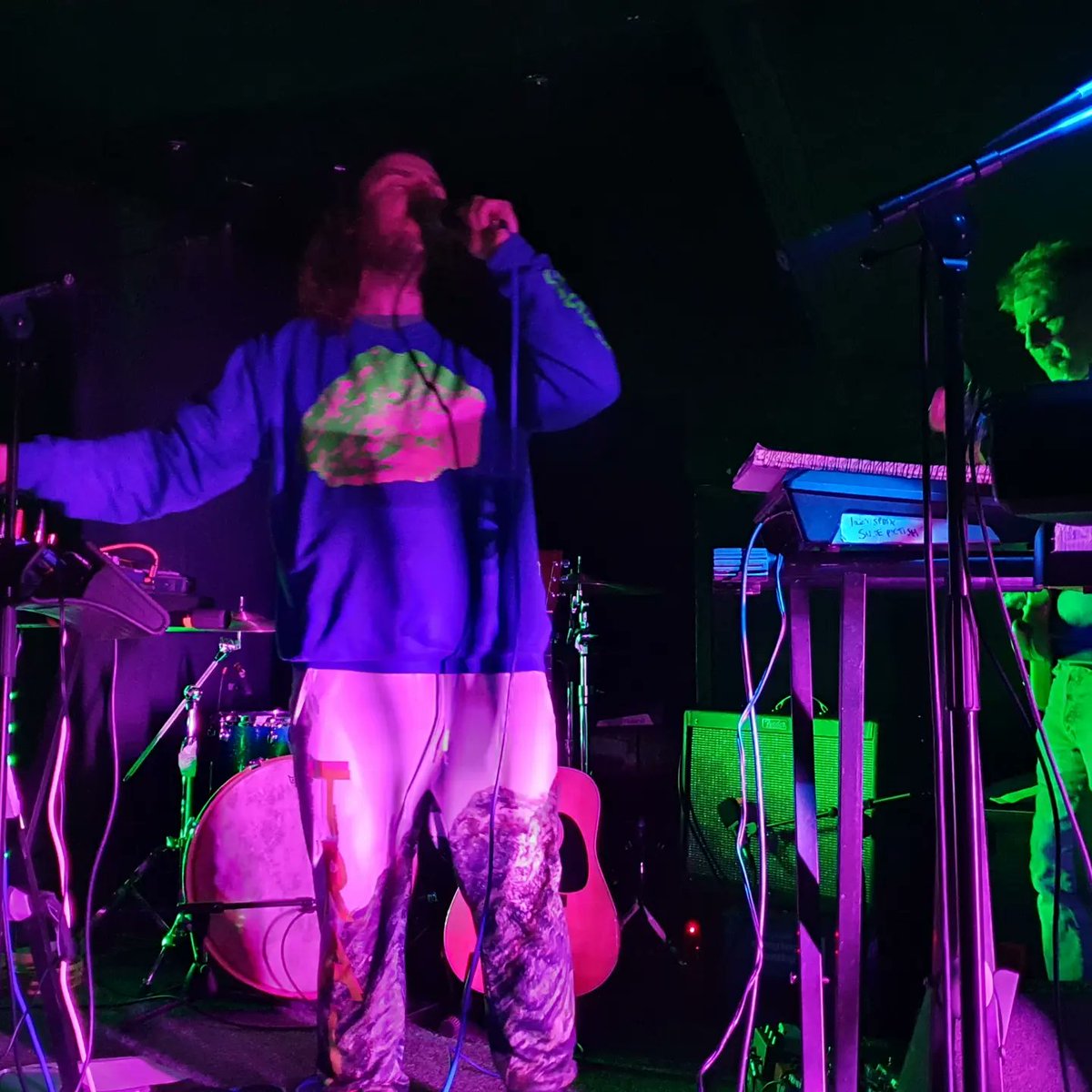 cdlucky13's tweet photo. Amazing Lost Map Mystery Pictish Trail gig last night at The Hug & Pint in Glasgow. Outstanding new album just released on Friday treat yourself and have a listen 🙌🏻 💚 #littlepocketsofjoy #NewMusicFriday #NewMusicAlert #SaturdayNightMusic https://t.co/9hzIBQUGss