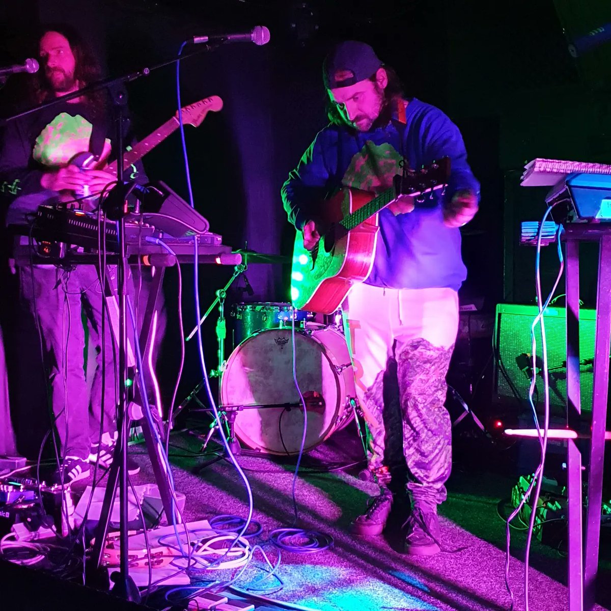 cdlucky13's tweet photo. Amazing Lost Map Mystery Pictish Trail gig last night at The Hug & Pint in Glasgow. Outstanding new album just released on Friday treat yourself and have a listen 🙌🏻 💚 #littlepocketsofjoy #NewMusicFriday #NewMusicAlert #SaturdayNightMusic https://t.co/9hzIBQUGss