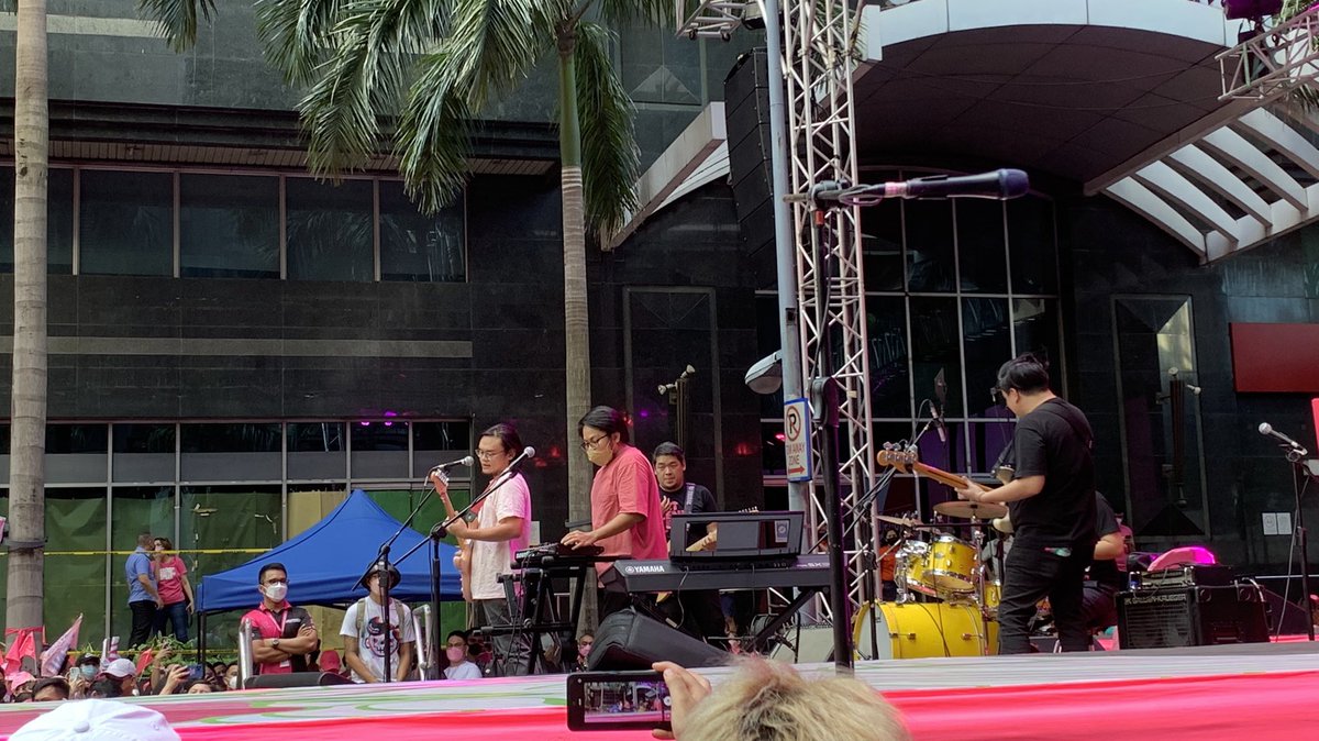 Inquirer tweet media