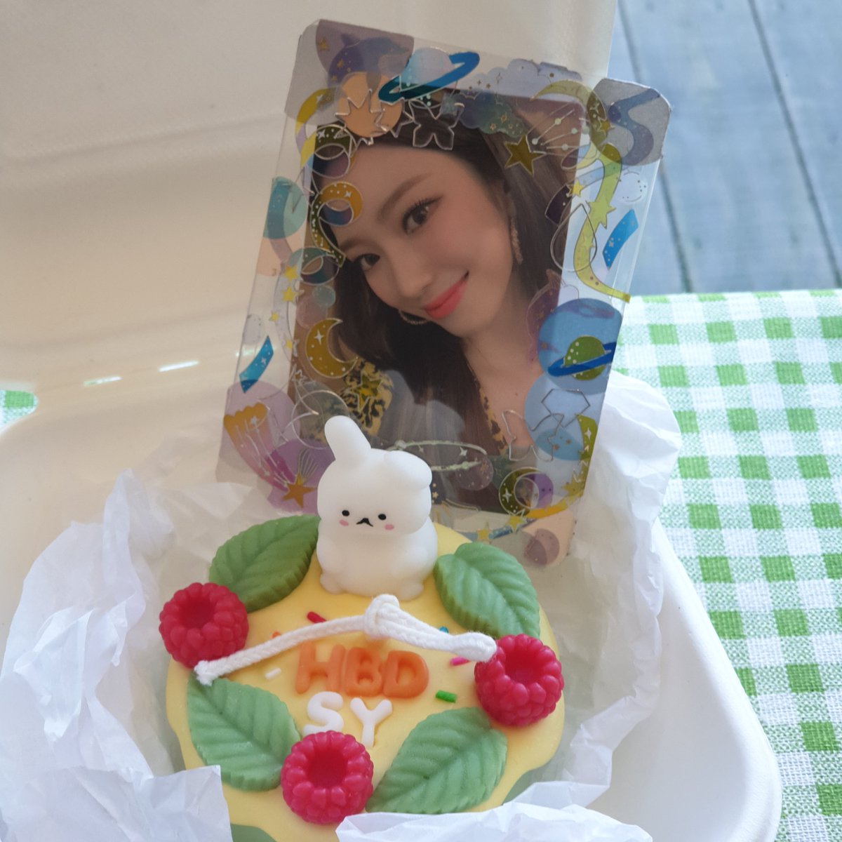 1st_rcpc's tweet photo. 예쁜 수윤이사진이 한가득🥺🥺
특전도 많이많이 받아서 너무 행복합니닷
카페 예쁘게 열어주셔서 너무 감사해요
김수윤 생일축하하고 사랑해❤🎉

#봄의_세잎클로버_수윤이생일 https://t.co/YXYeboXRFa