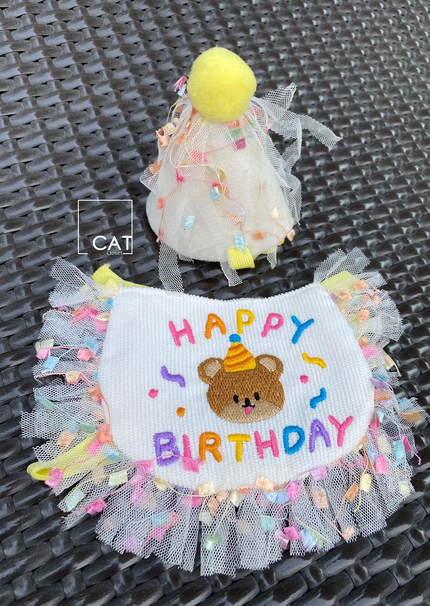 __CatsCloset's tweet photo. 🐈พร้อมส่ง🍒
🎀ผ้ากันเปื้อนน้องหมาน้องแมว + หมวก 
🧸ลาย: happy birthday ลานหมี🎂 
✨ขนาด : SกับM 
💖สีเหลือง , ชมพู💖
💸ราคา 280 ฿
📮ค่าส่ง 30/50
#ทาสแมว #ของเล่นแมว #ตลาดนัดแมว #เสื้อผ้าแมว #เสื้อผ้าหมา #อุปกรณ์สัตว์เลี้ยง #ชุดน้องหมา #ชุดน้องแมว #ชุดแมว #ชุดหมา https://t.co/h9KcXO1Lv3