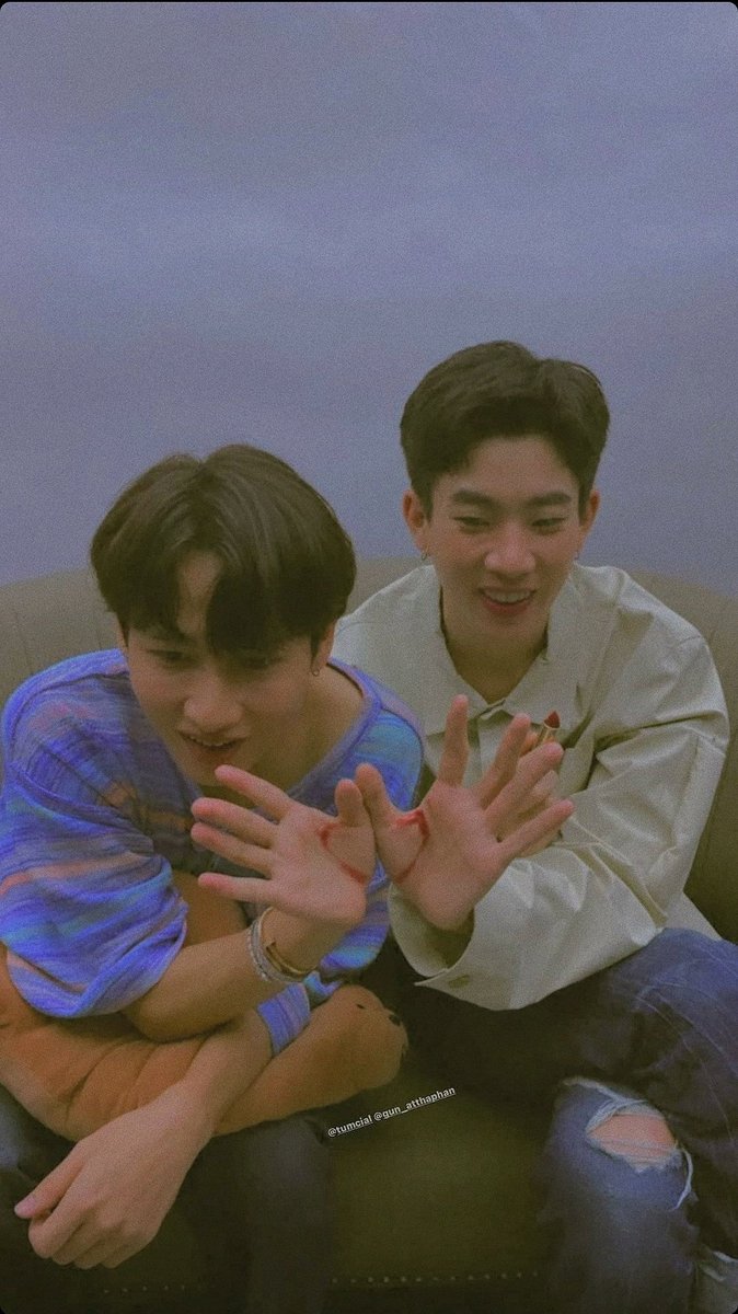 galleryoffgun7's tweet photo. march 19, 2022.

#Gunatthaphan #GunATp #OffJumpol #Tumcial #offgun #offgungallery https://t.co/zdSPCu9DHN