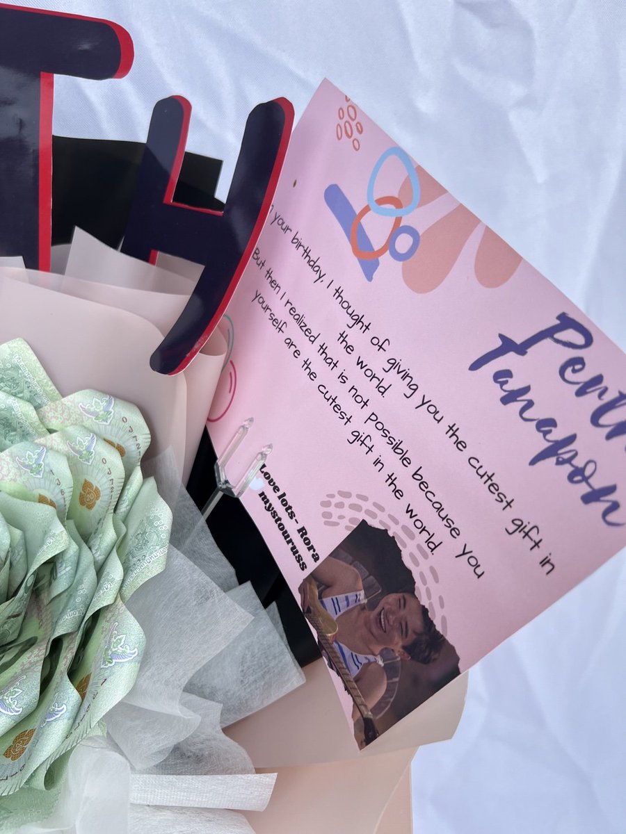 mystouruss's tweet photo. HBD PERTH TANAPON🖤🎉
I sent you a little gift today. 
It may not be big but my love for you is really big😁🖤✌
Wishing all the best for you , whatever you ask may you receive
May your live fill with happiness✌🖤 
@perthppe
#Perth21stHBD
#PERTHsDay21
#Happy21stPerthDay https://t.co/C5wvdJJZE5