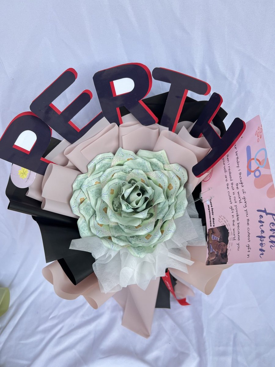 mystouruss's tweet photo. HBD PERTH TANAPON🖤🎉
I sent you a little gift today. 
It may not be big but my love for you is really big😁🖤✌
Wishing all the best for you , whatever you ask may you receive
May your live fill with happiness✌🖤 
@perthppe
#Perth21stHBD
#PERTHsDay21
#Happy21stPerthDay https://t.co/C5wvdJJZE5