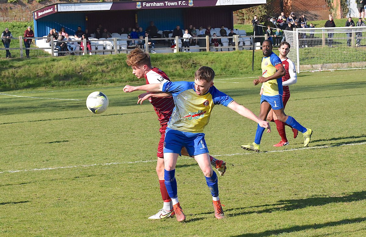 FarnhamTownFC's tweet photo. Well done George Fox on your first start for the senior team after being called up from the U18's! You should be happy with that shift yesterday๐
#PlayerDevelopment
@FcFarnham https://t.co/DgAnkEJ7HO