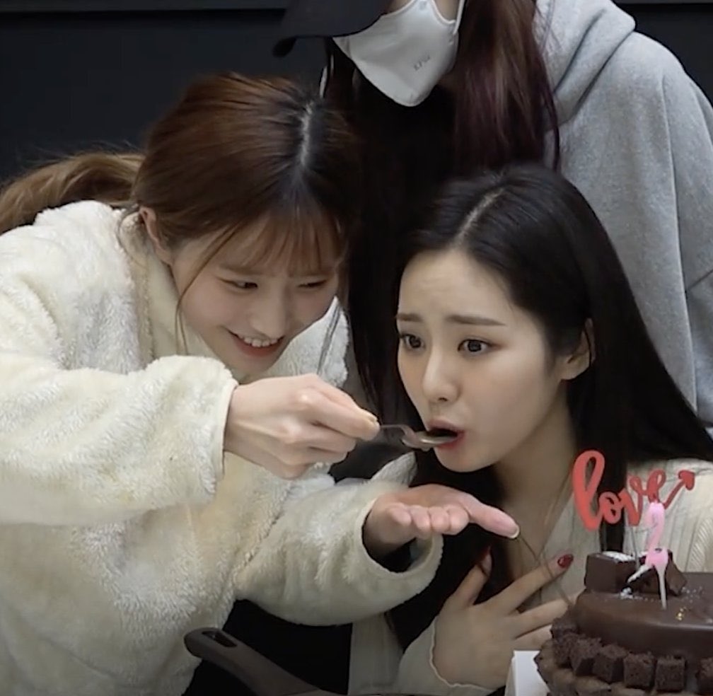 HappyHayoungTH's tweet photo. jiwon’s birthday seaweed soup supporter

2019 > 2020 > 2021 > 2022 

#송하영 #박지원 #ฮาวอน #fromis_9 https://t.co/kN9yDcVyQ3
