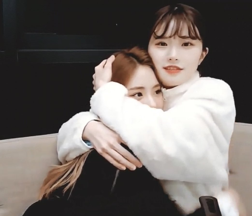 HappyHayoungTH's tweet photo. jiwon’s birthday seaweed soup supporter

2019 > 2020 > 2021 > 2022 

#송하영 #박지원 #ฮาวอน #fromis_9 https://t.co/kN9yDcVyQ3