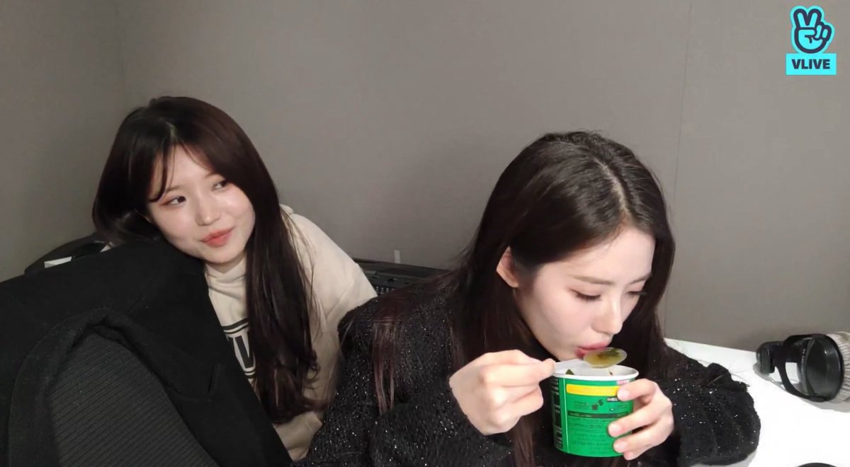 HappyHayoungTH's tweet photo. jiwon’s birthday seaweed soup supporter

2019 > 2020 > 2021 > 2022 

#송하영 #박지원 #ฮาวอน #fromis_9 https://t.co/kN9yDcVyQ3
